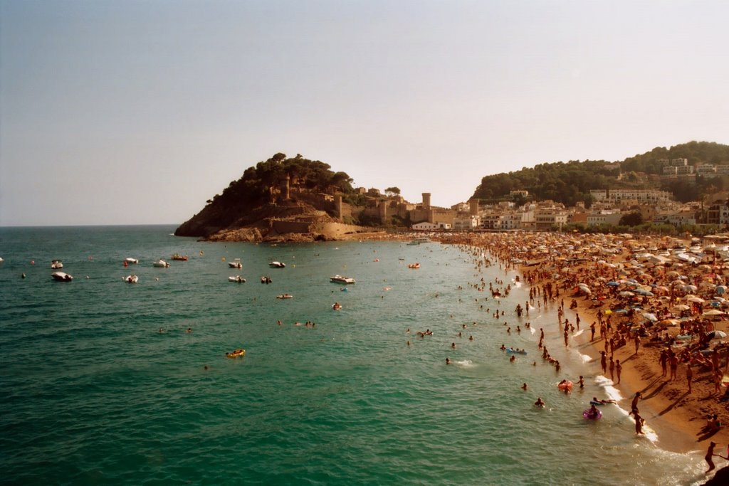 Tossa de mar la plage en Août !!! by cl.mothere