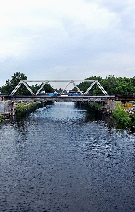 Widok z okna wagonu kolejowego ... Warszawa by AnnaJolanta 3