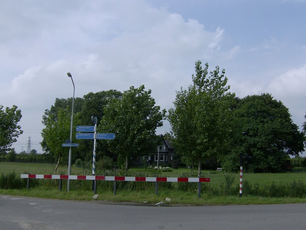 Kruising Kerkstraat-Boelenhamsestraat te Hien-Dodewaard by werksaam