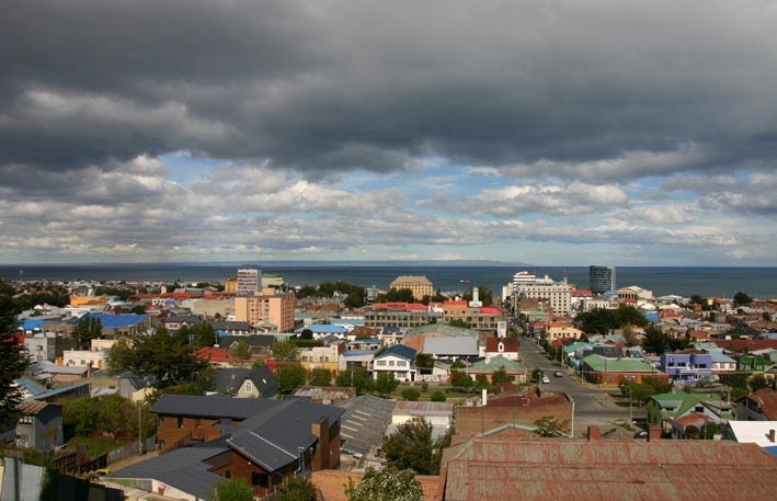 Punta Arenas an der Magellanstraße by Christa Jänisch