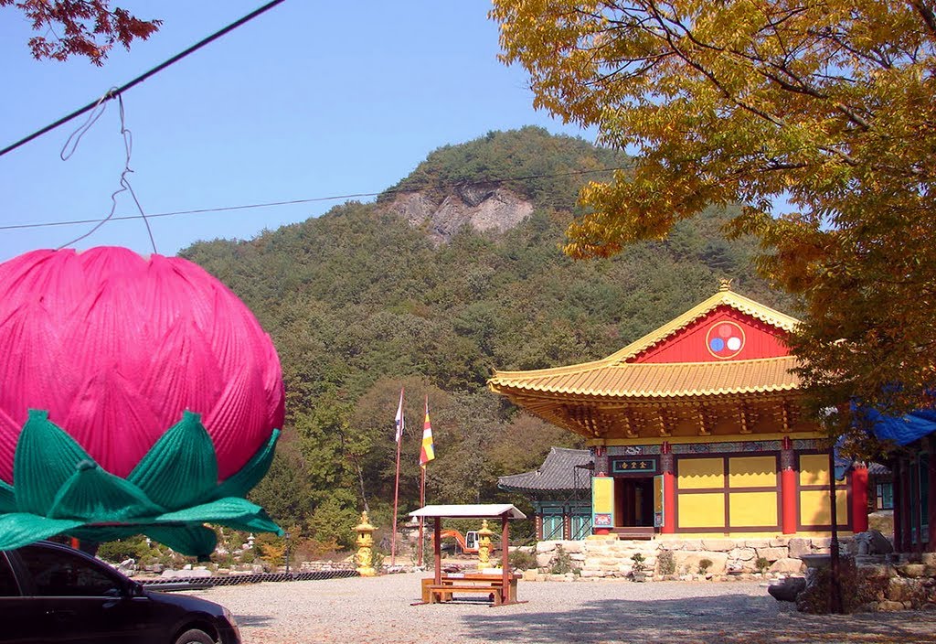 Geumdangsa in the Maisan (Hourse Ear Mountain) in Jinan County, Jeollabuk-do South Korea by §teve