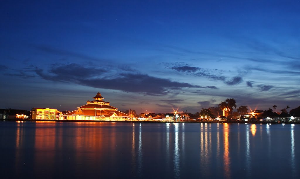 Masjid Jami saat subuh Jami mosque at dawn by nizar kauzar