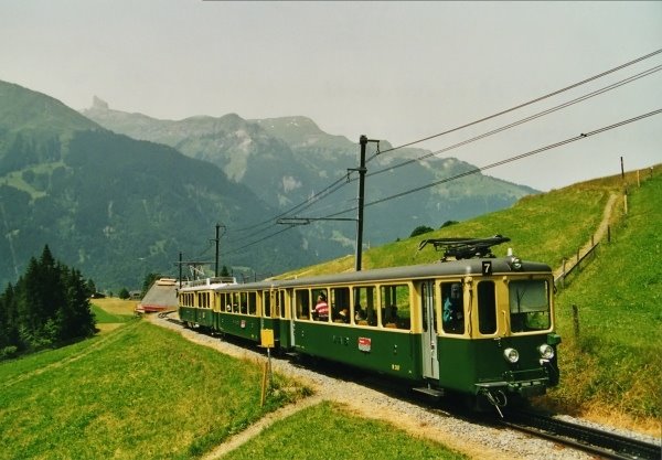 Horská dráha Wengen - Kleine Scheideg by fotojn