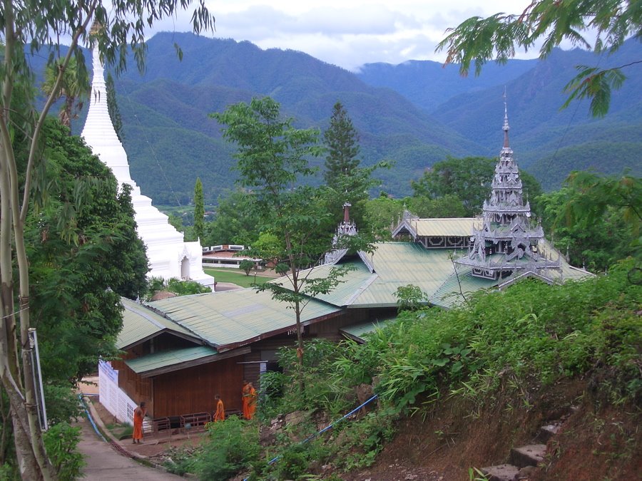 Wat Phra That Doi Kong Mu June 2007 by Woga