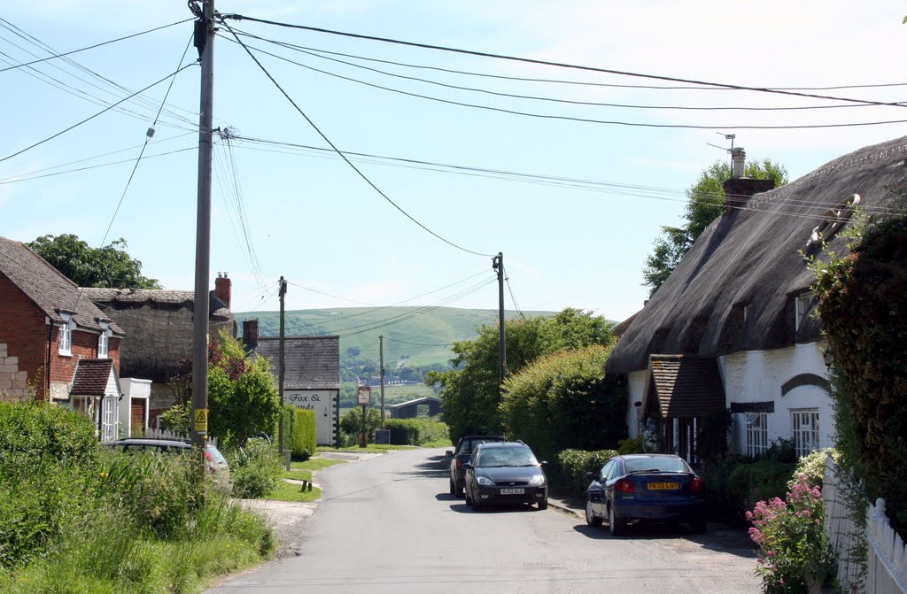 High Street, Uffington, Oxfordshire by Roger Sweet