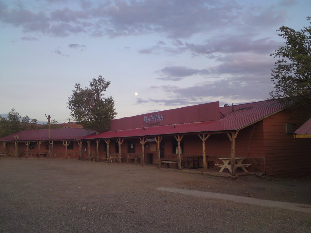 Mexican Hat Store by Tom-son