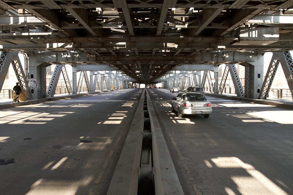 Broadway Bridge by Logrithmic