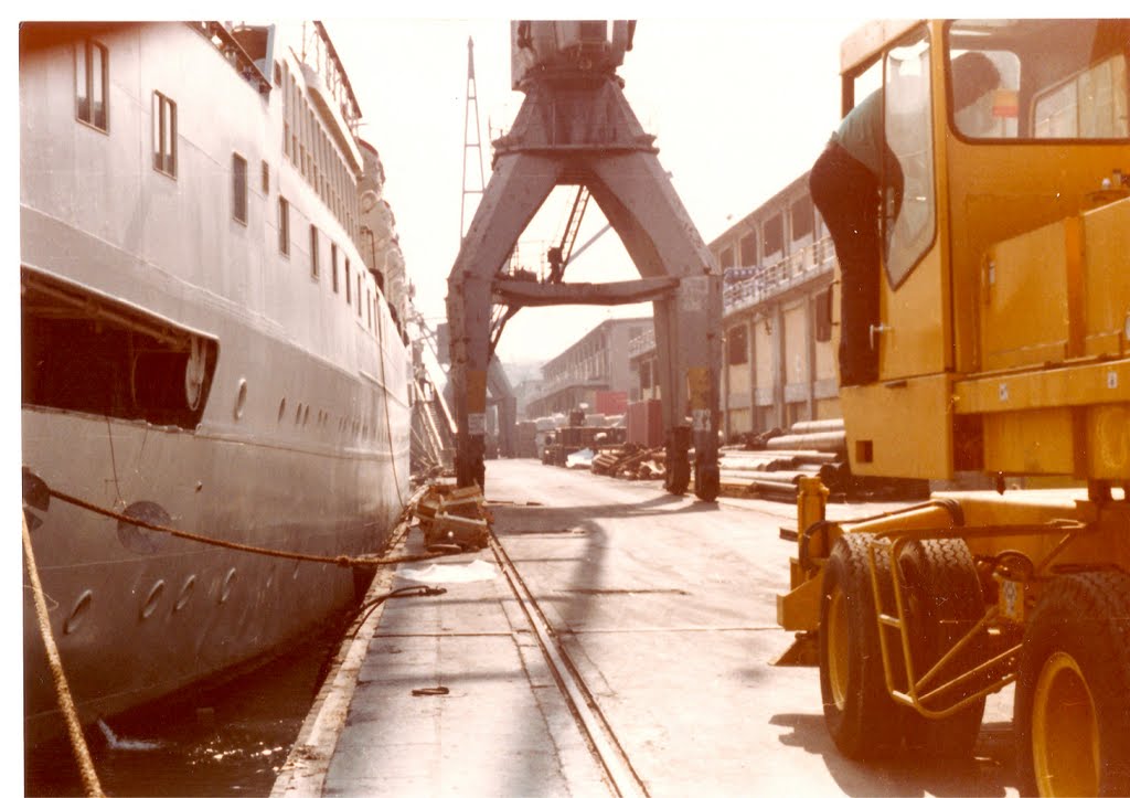 Dokk, Istanbul 1983 by S@sy