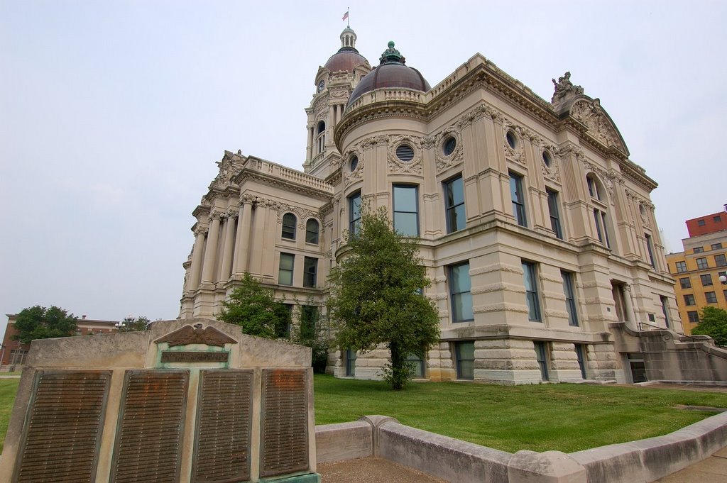 Old Evansville Courthouse - Evansville, Indiana by NateG