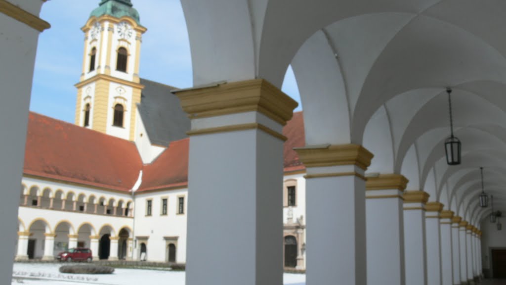 Arkadengang im Stift Reichersberg by © Didi S.