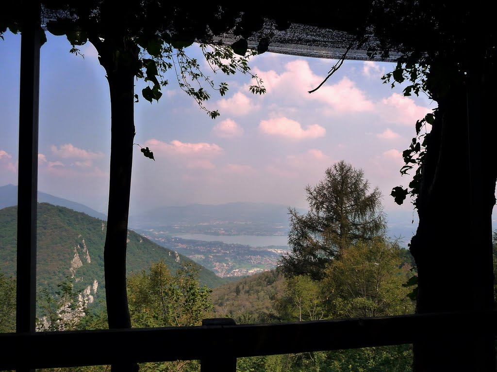 Panorama dal Rifugio Cacciatori e il Lago di Pusiano (by Costante) - CO by Ilda Casati