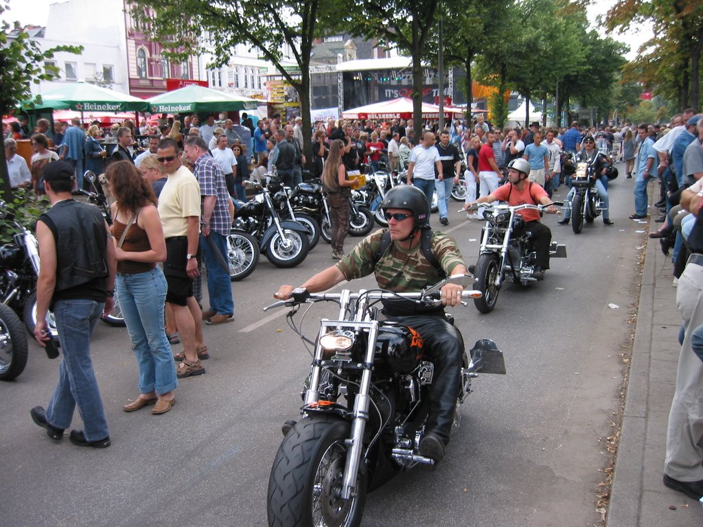 Erste Hamburger Harley Days by LittleNick