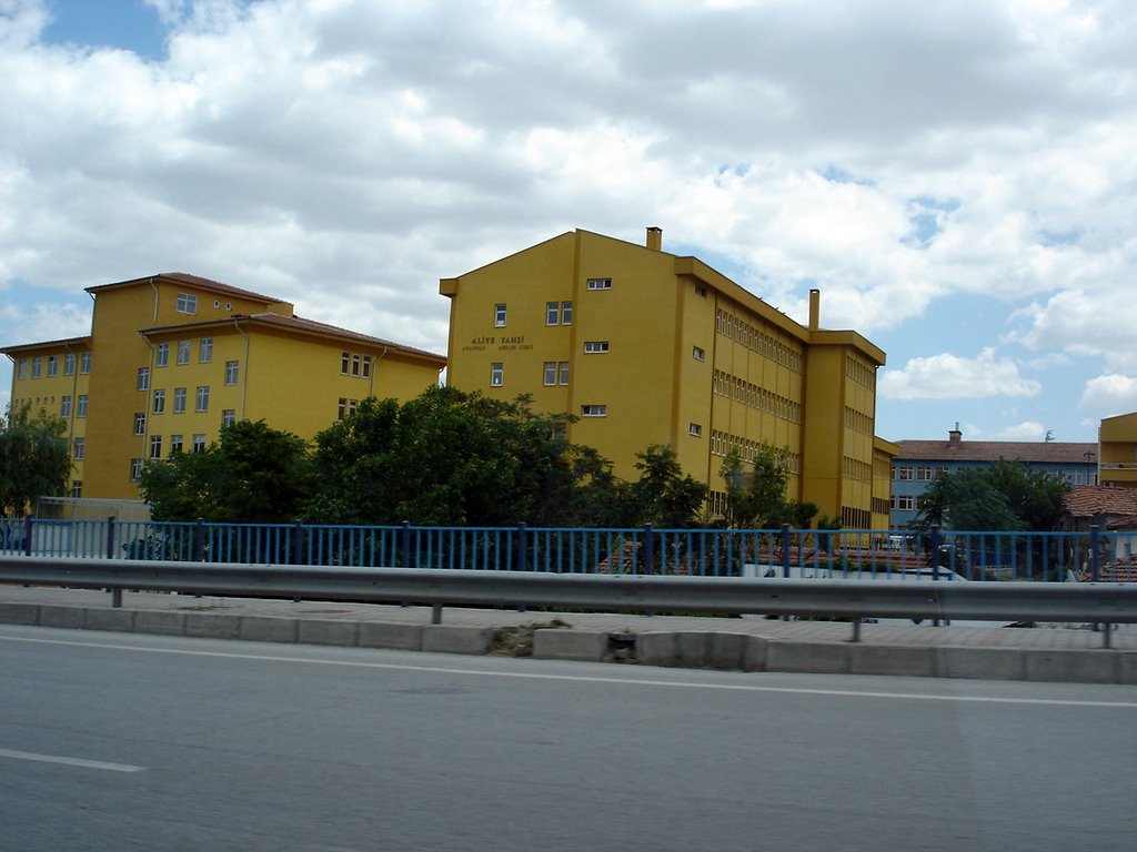 Aliye Yahşi Anadolu Meslek Lisesi by ahmetan