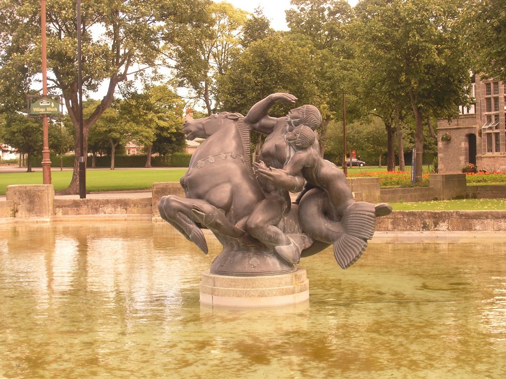 Lady Lever Art Gallery Statue by southbankroad