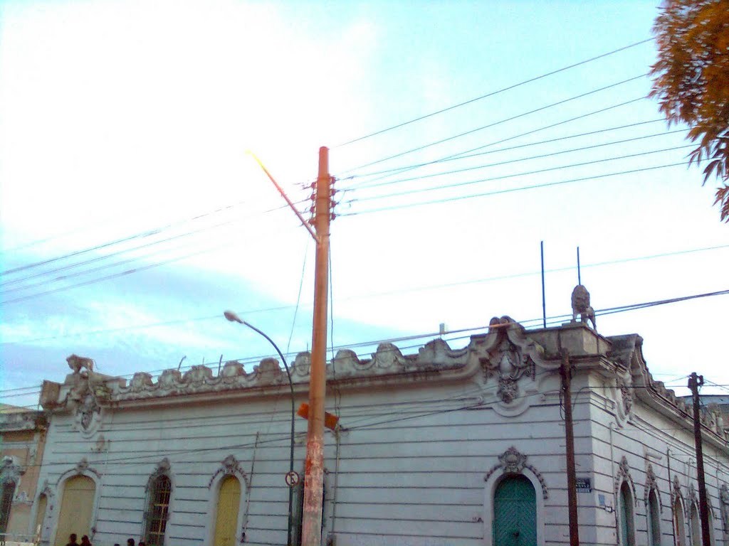 CaSa anTigua Leones° by JesúsKurt