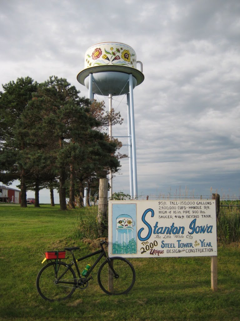 Water Tower, Stanton, Iowa - Ragbrai 2009 by nguyen463