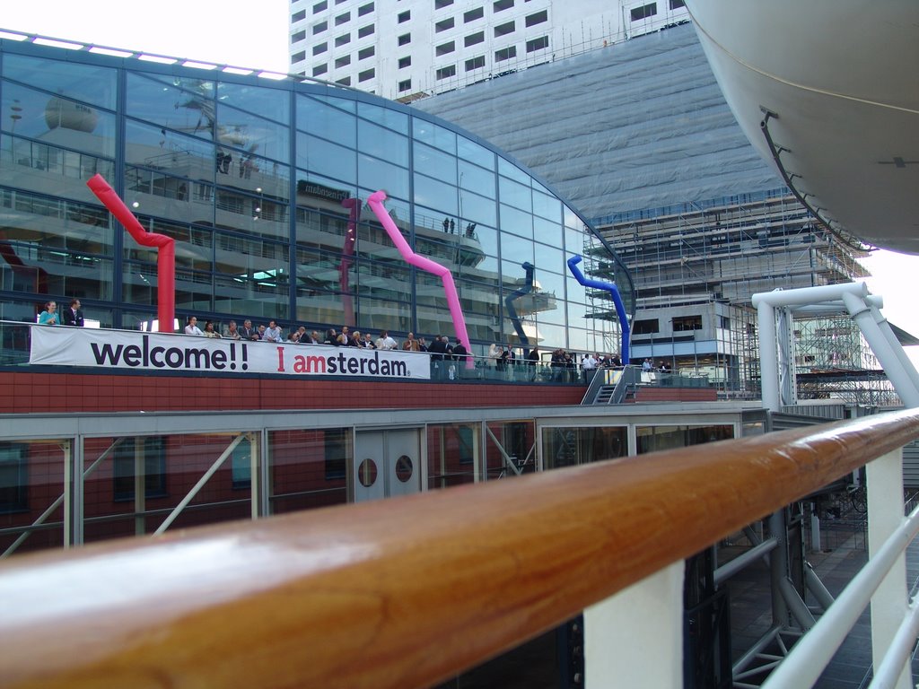 M.s. Prinsendam afvaart Amsterdam by Ruud Visser