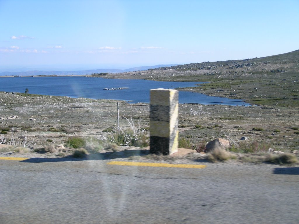 Lago Viriato (Serra da Estrela) by Rui Mendez