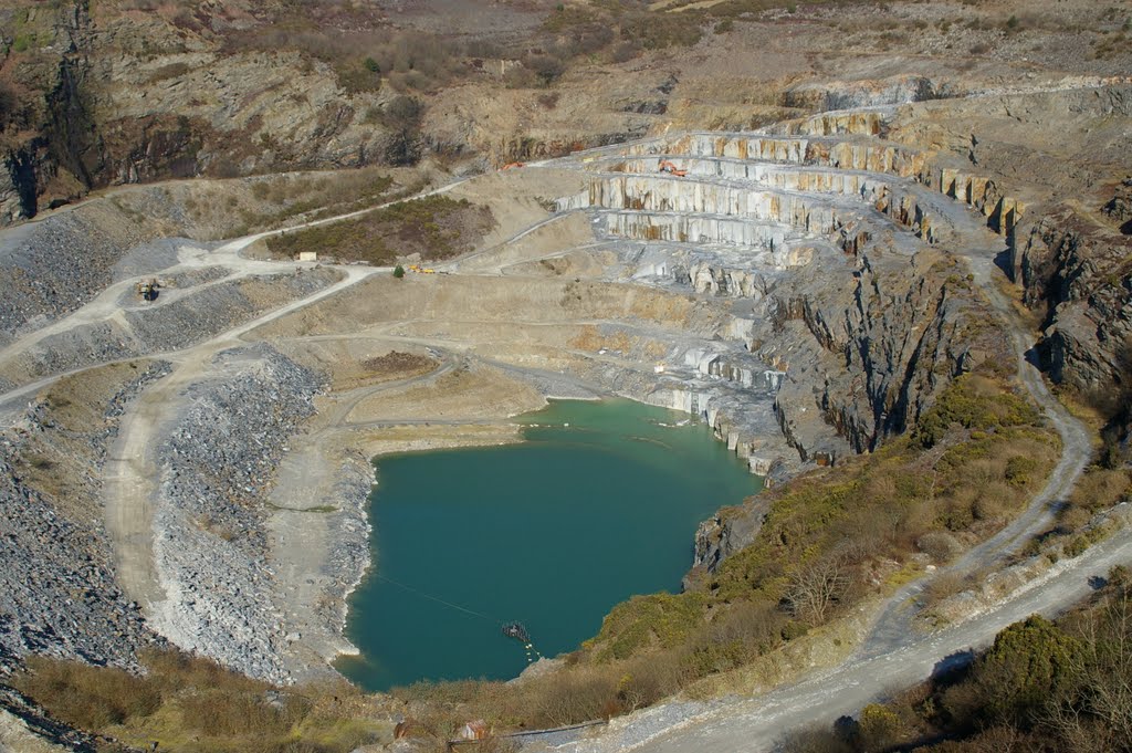 Delabole Slate Quarry by phoebetheh