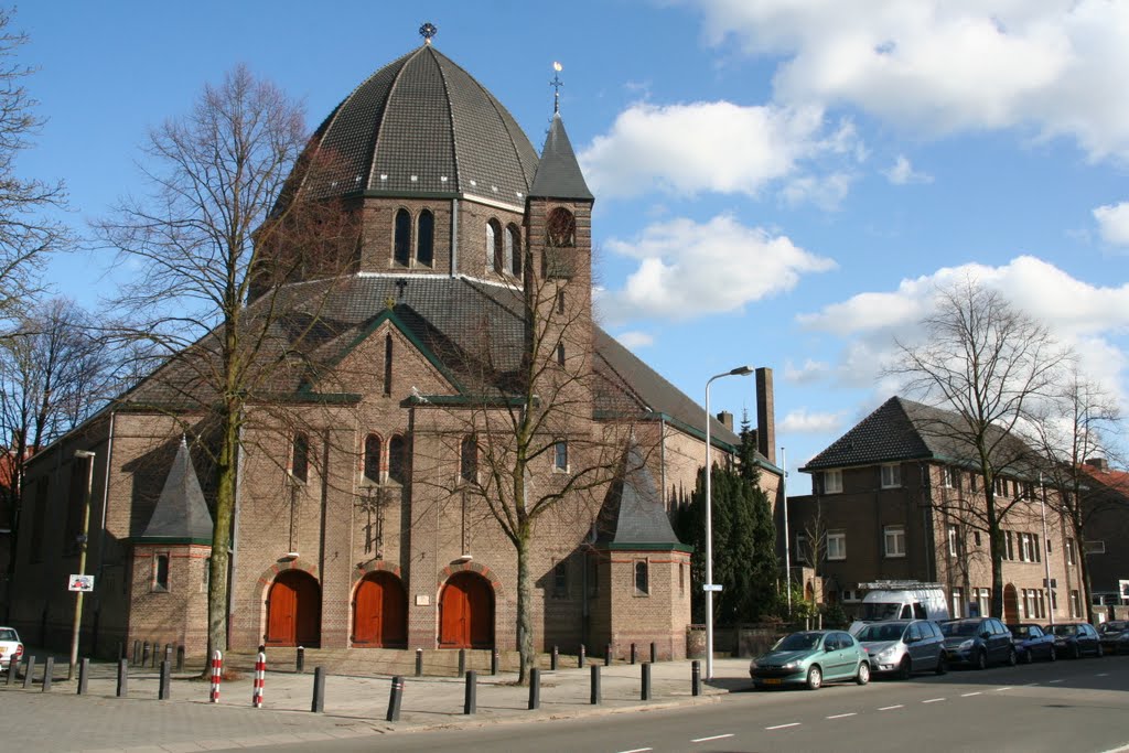 Aloysiuskerk en de parochie, Adriaen van Ostadelaan. by Carl030nl