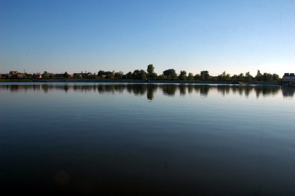 Gradska plaza i jezero u Vrscu by Teča sa Dunava