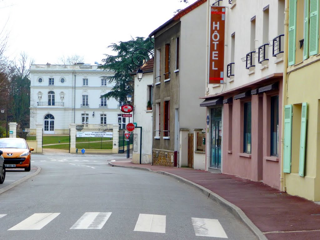 Rue louis Massotte et château de Buc qui servait, jadis, de cantine au collège ! by kleretnet