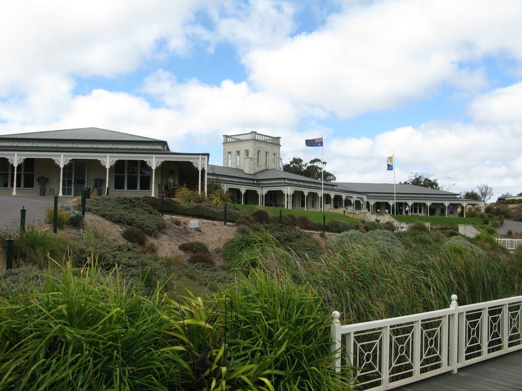 Eagle Ridge Golf Club, clubhouse by Noxo