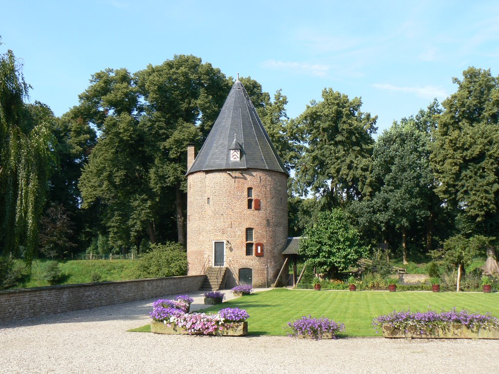 Huis Berg torentje by Fred Luyken