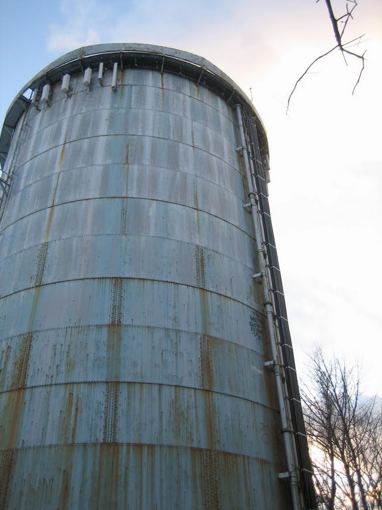 Watertower, Met State, Waltham MA by wdurette