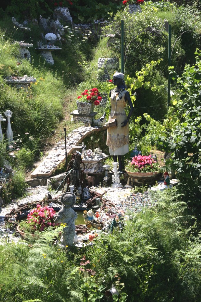 Capri Garden from Monte Solara Chairlift by Ian @ Wilmar