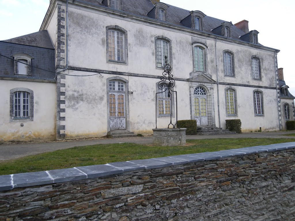 Maison ancienne a st quentin les anges by chisloup