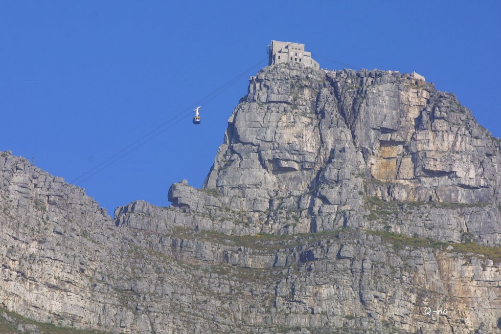 Cable view from KampsBay by Keino Davie