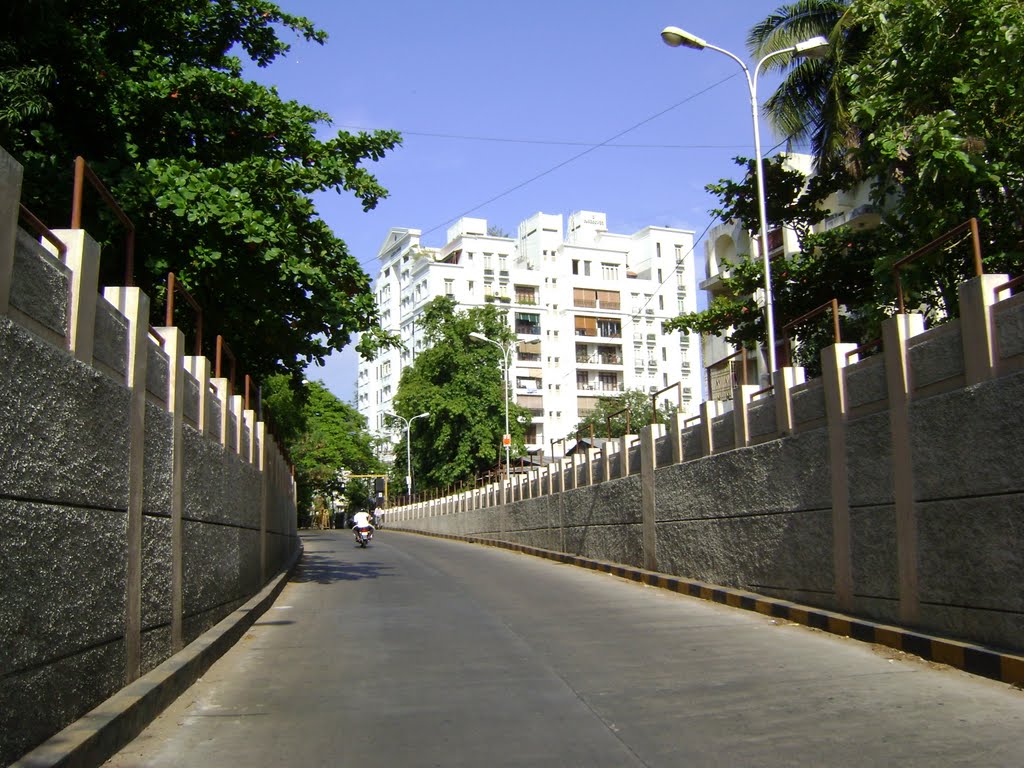 Beautiful Harrington road subway by Haribabu Pasupathy