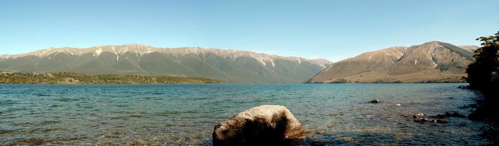 Lake Rotoiti by dapascha