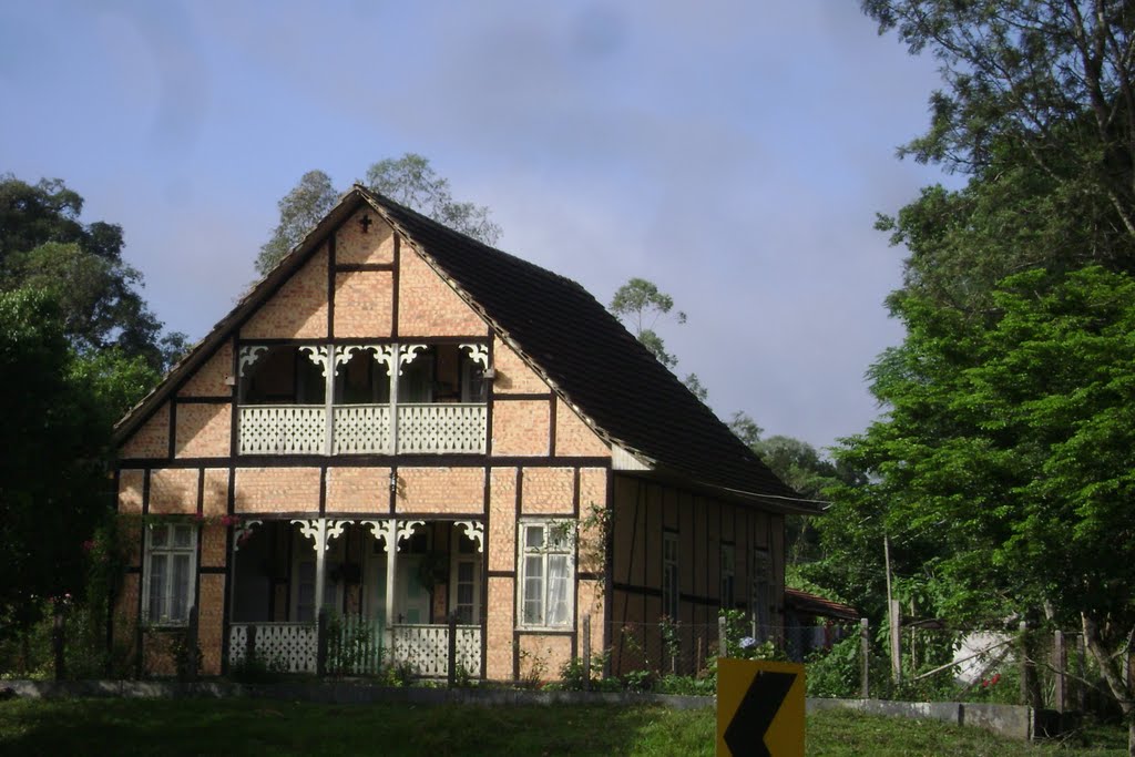 Casa Germânica na SC 436 by Angelo Carlos Ronchi