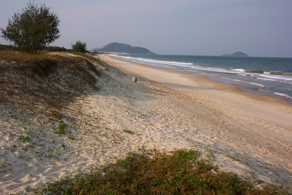 Praia de Moçambique - Florianópolis by Rodrigo Ens