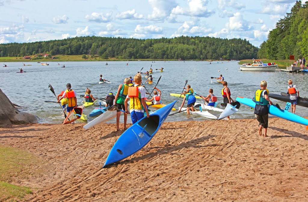 Junior cayaking competition by BengtENyman