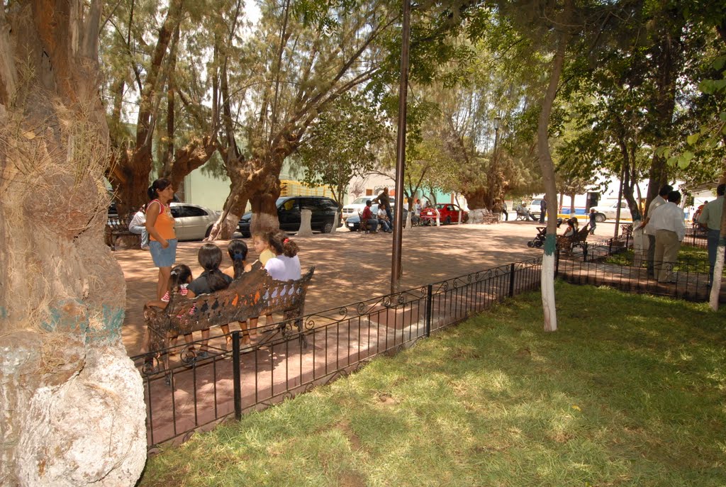 Plaza Pública Lamadrid, Coahuila remodelada el 2 de julio de 2008 por el Profr. Humberto Moreira Valdés by lalolafuente