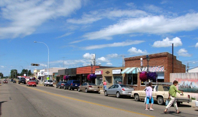 Innisfail, main street by Nawitka