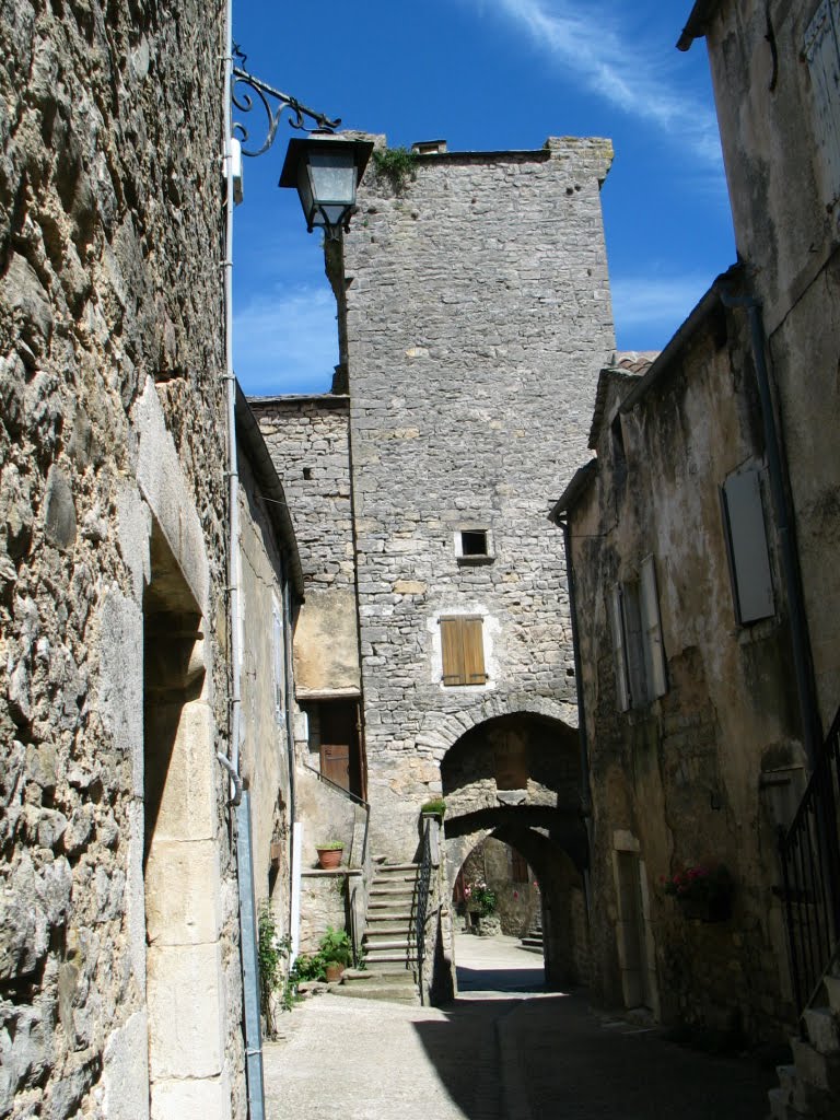 Ste-Eulalie-de-Cernon - Ruelle by jacquemy