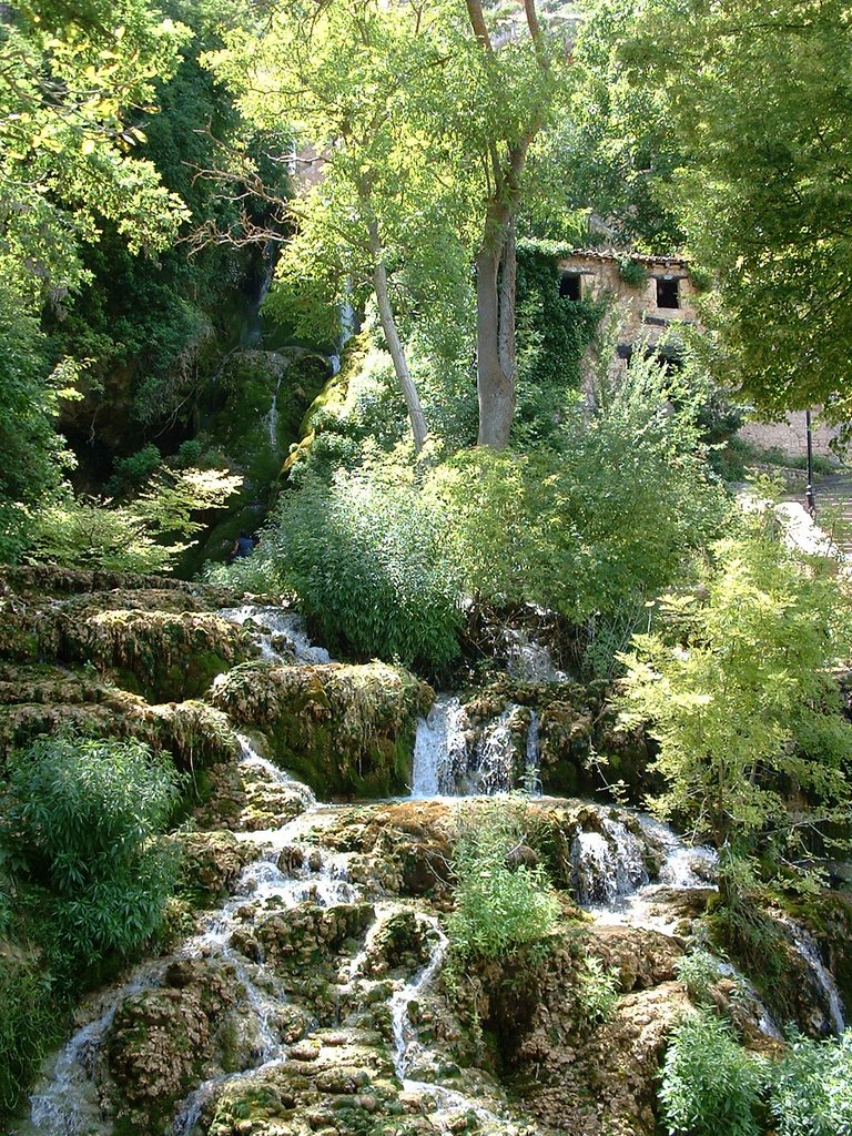 Cascada en Orbaneja del Castillo by marojo