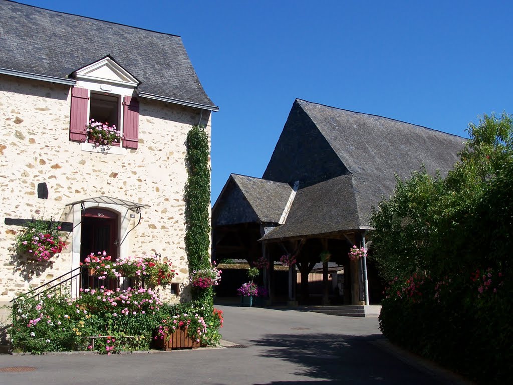 Les halles de Saint-Denis d'Anjou by sud Mayenne Tourisme