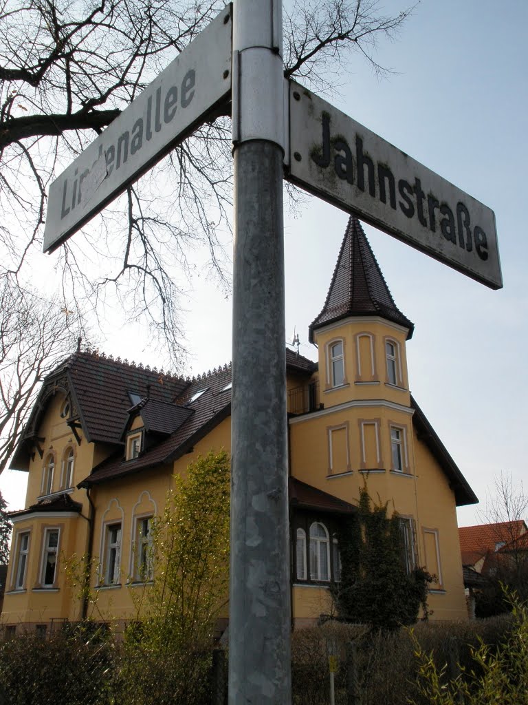 Lindenallee Ecke Jahnstraße by Odor