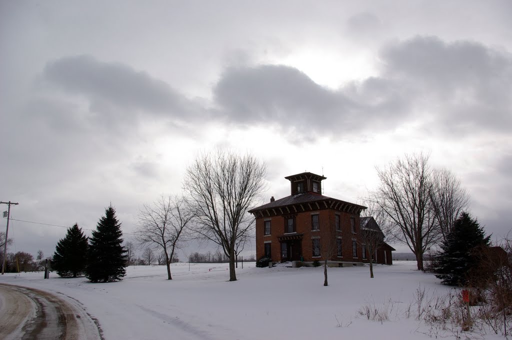 NeoClassic House & Clouds by AHxJB