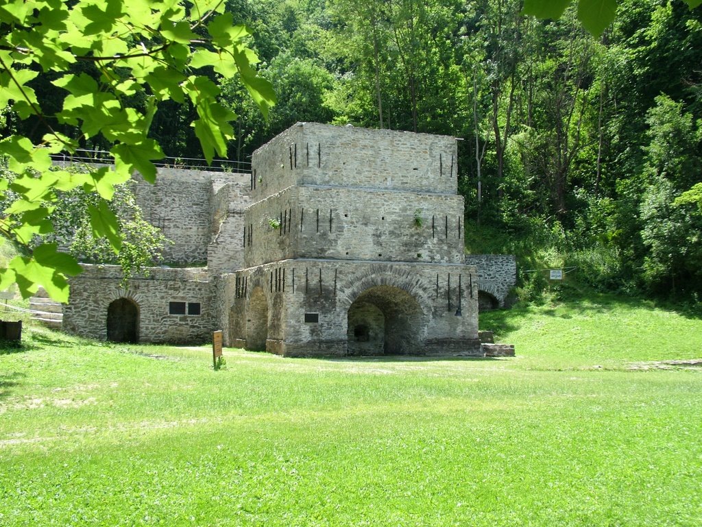 Garadna őskohó by A lucifer