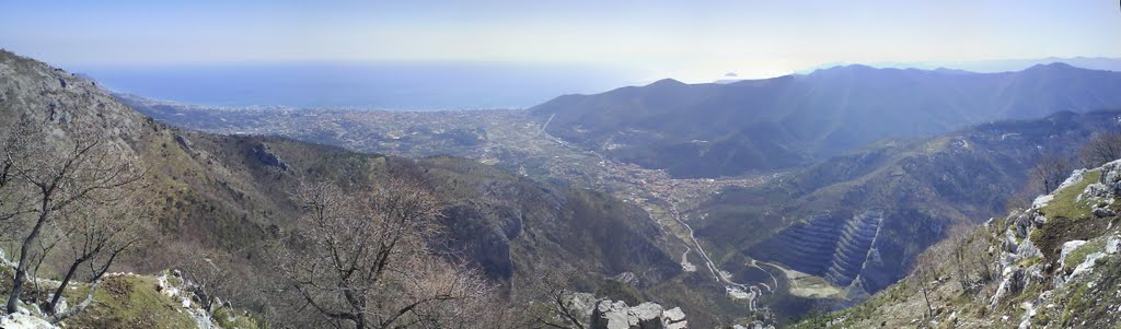 Panorama da S. Pietro ai monti (Loano) by satiricom