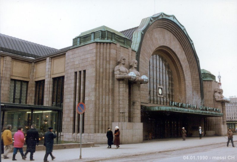 (messi90) Helsinki Rautatieasema (Railway Station) – [30°] by ©polytropos