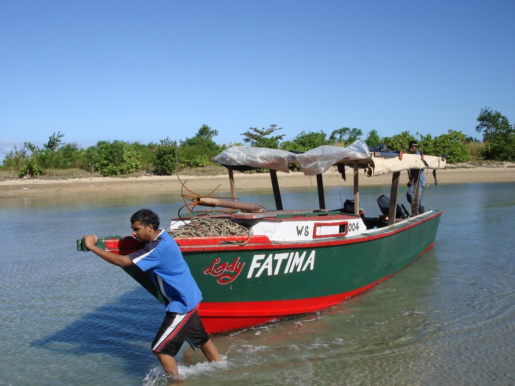 Fishing Boat Fiji by finko2007