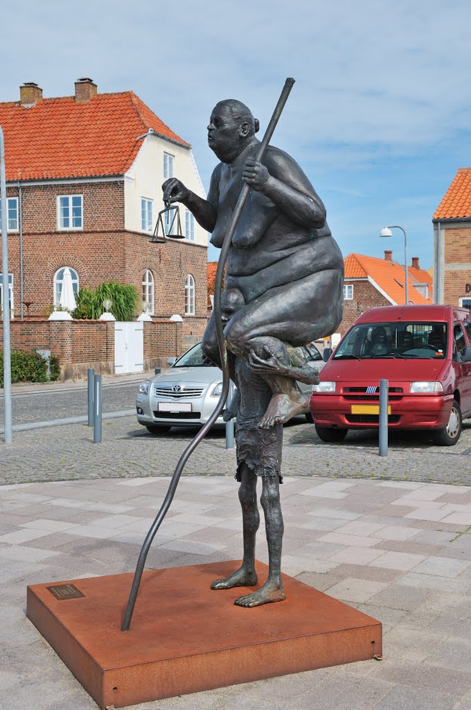 Survival of the Fattest, Jens Galschiøt, 2007 by Virginijus Dadurkevičius