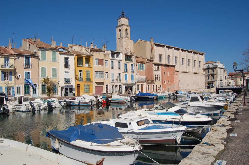 Martigues, Canal Saint-Sébastien by Bernard Bost